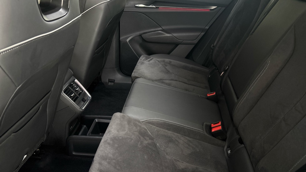 SKODA ENYAQ Image 14