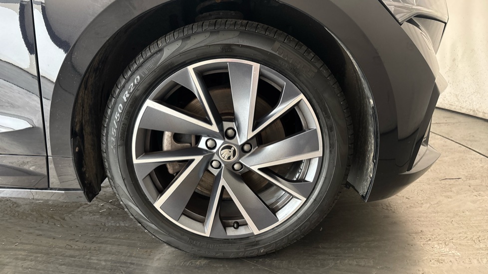 SKODA ENYAQ Image 20