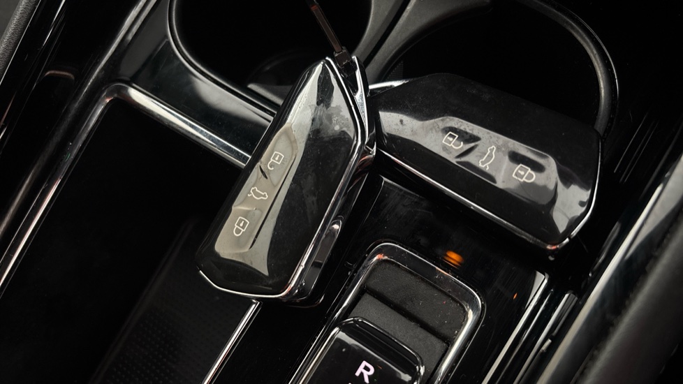 SKODA ENYAQ 2 keys