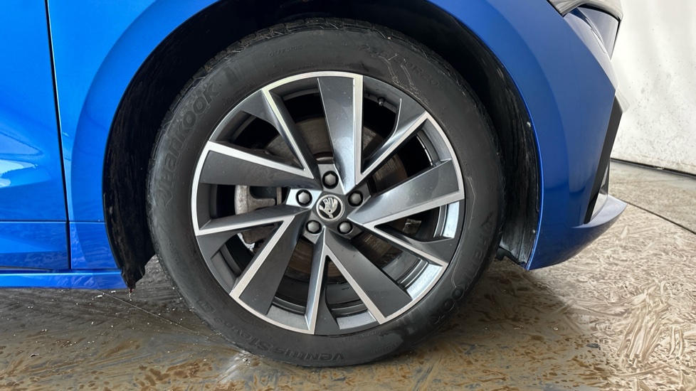 SKODA ENYAQ Image 20