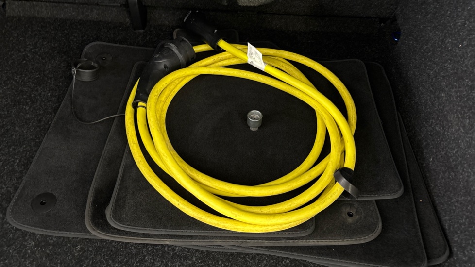 SKODA ENYAQ Image 22