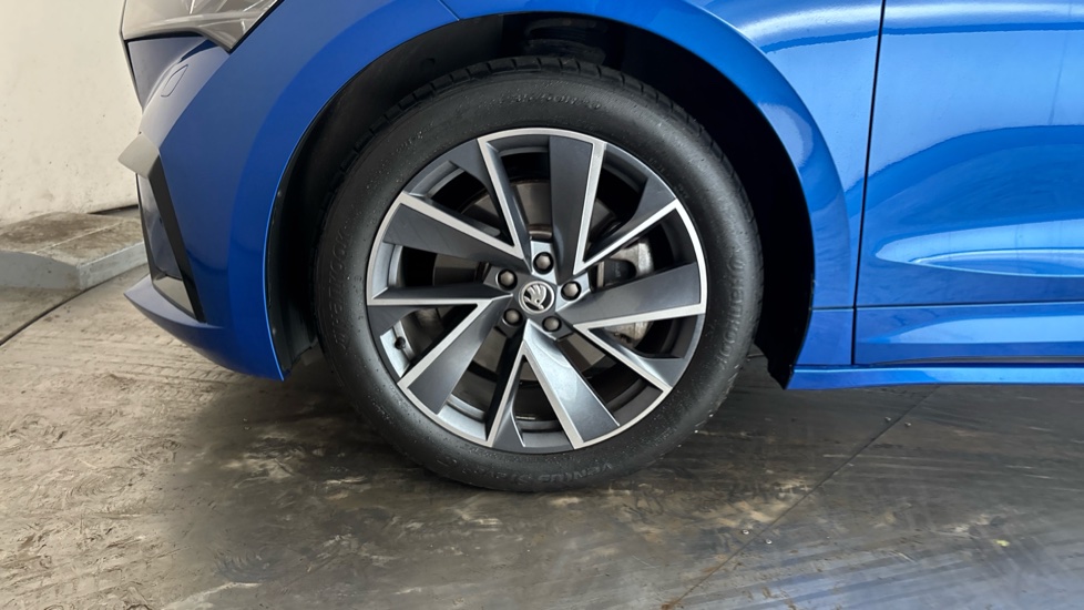 SKODA ENYAQ Image 17