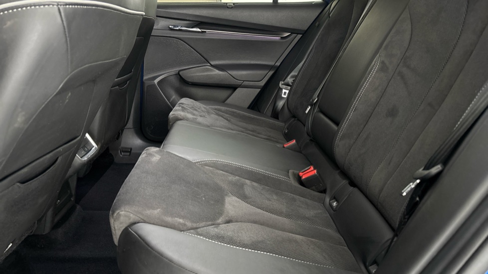 SKODA ENYAQ Image 14