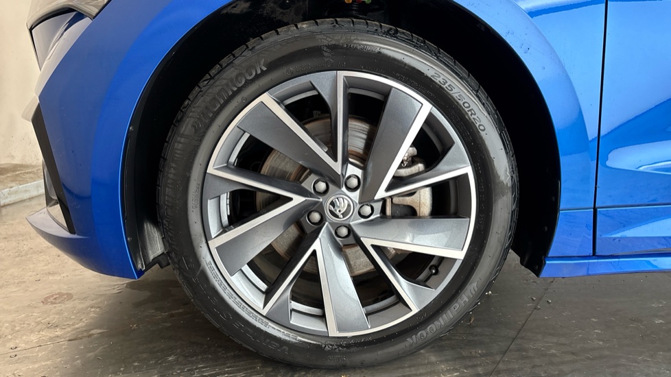 SKODA ENYAQ Image 17