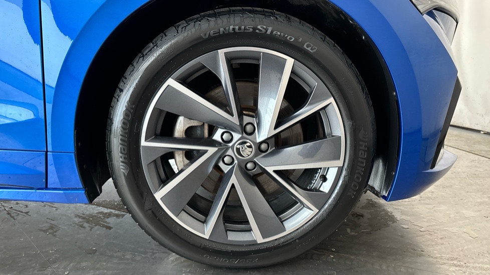 SKODA ENYAQ Image 20