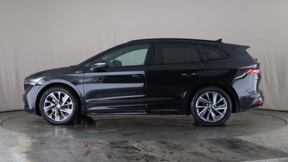 SKODA ENYAQ Image 2