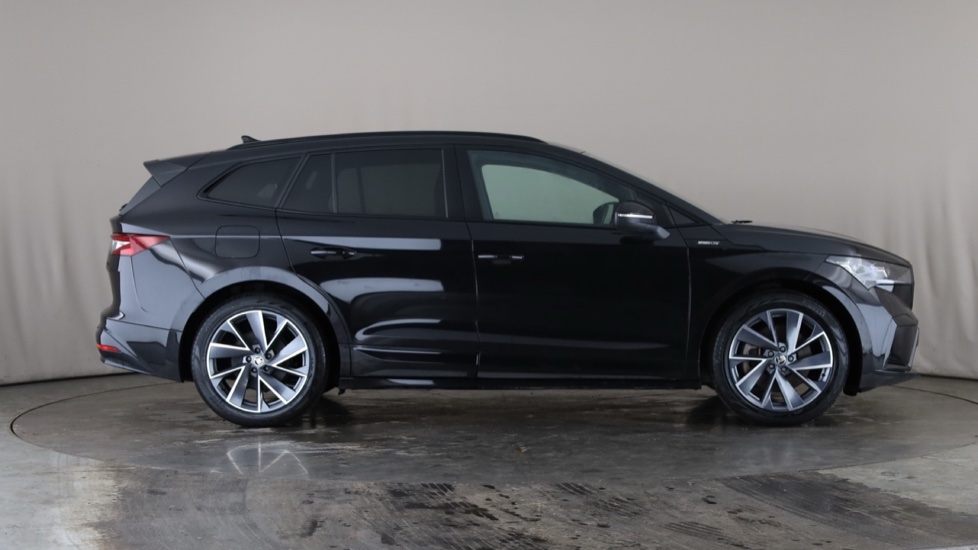 SKODA ENYAQ Image 6