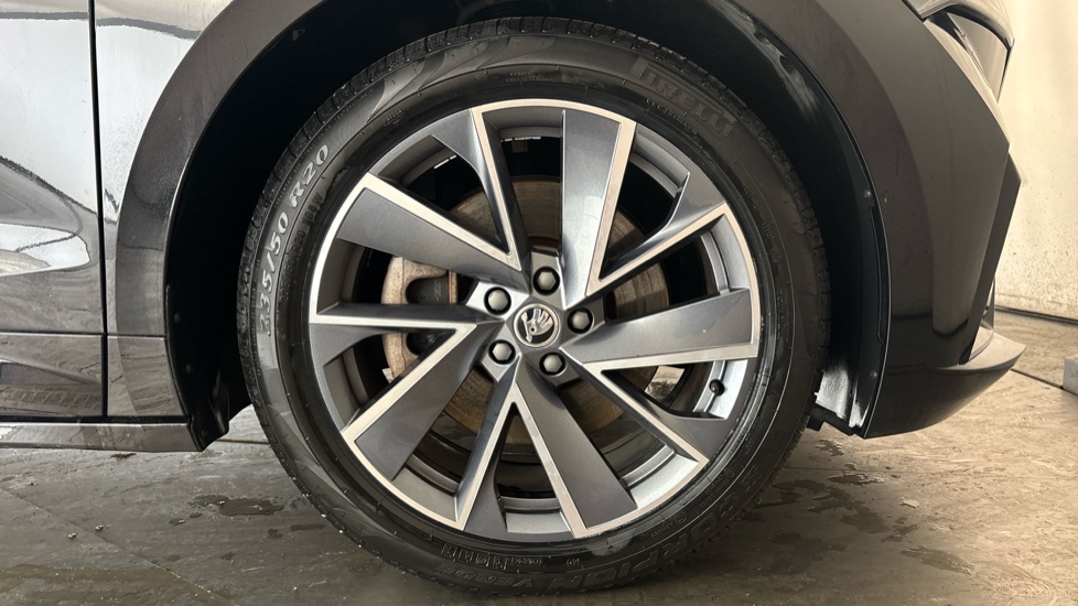 SKODA ENYAQ Image 20