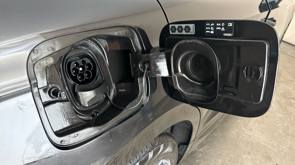 SKODA ENYAQ Image 21