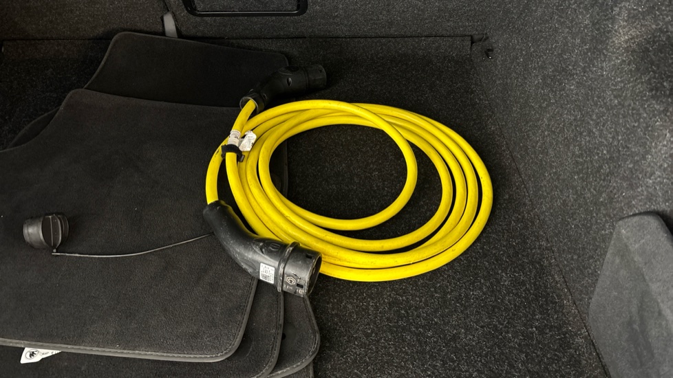 SKODA ENYAQ Image 22