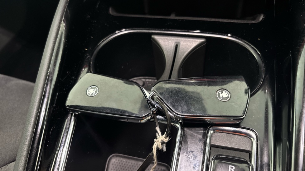 SKODA ENYAQ 2 keys available