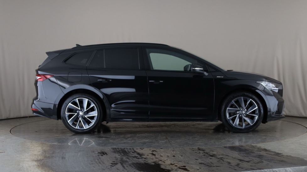 SKODA ENYAQ Image 6