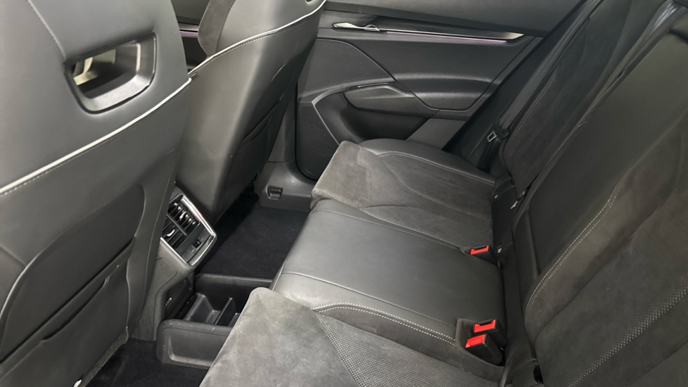 SKODA ENYAQ Image 14