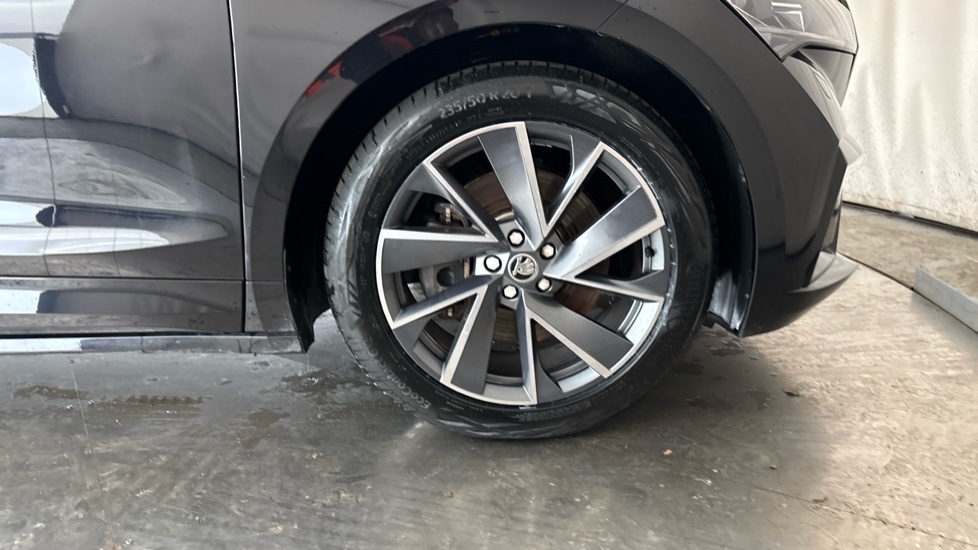 SKODA ENYAQ Image 20