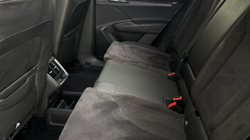 SKODA ENYAQ Image 14