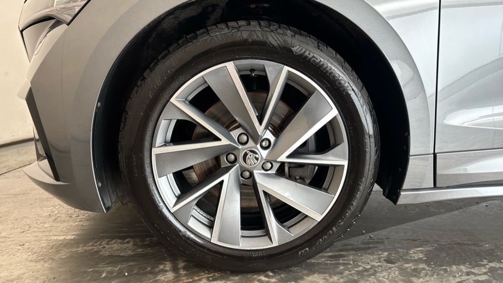 SKODA ENYAQ Image 17