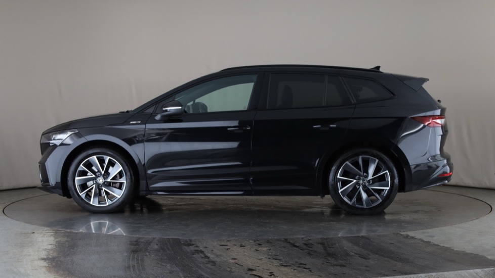 SKODA ENYAQ Image 2
