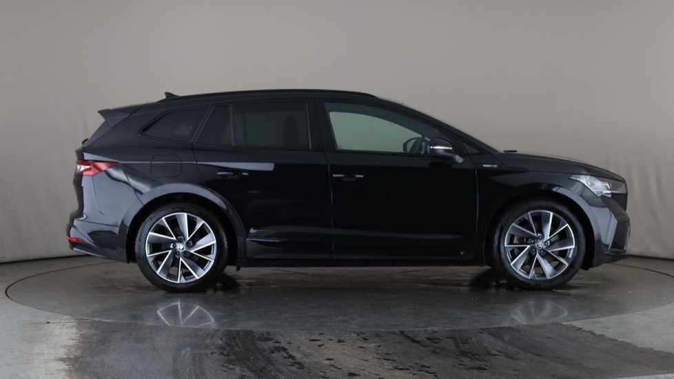 SKODA ENYAQ Image 6