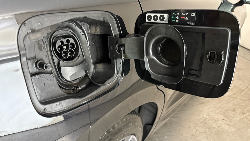 SKODA ENYAQ Image 21