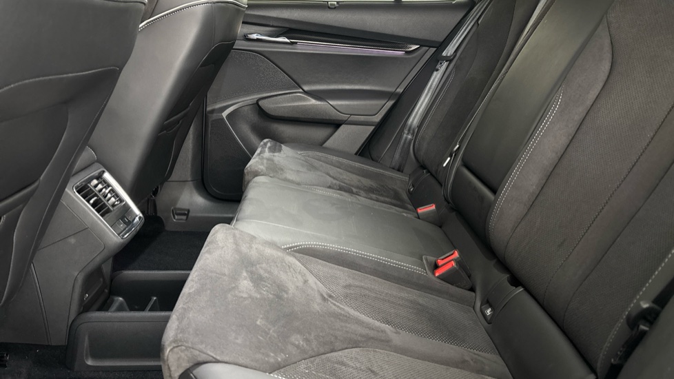 SKODA ENYAQ Image 14
