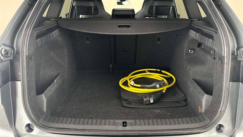 SKODA ENYAQ Image 15