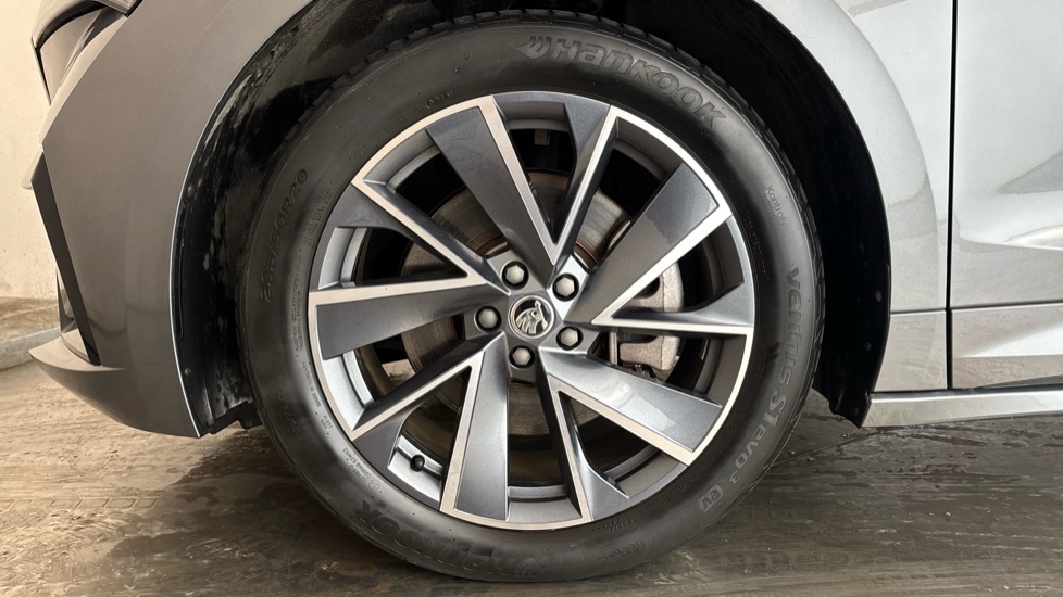 SKODA ENYAQ Image 17