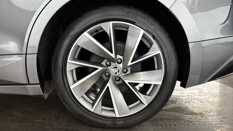 SKODA ENYAQ Image 18