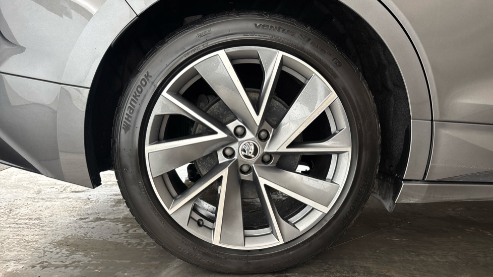 SKODA ENYAQ Image 19