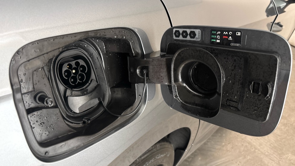 SKODA ENYAQ Image 21