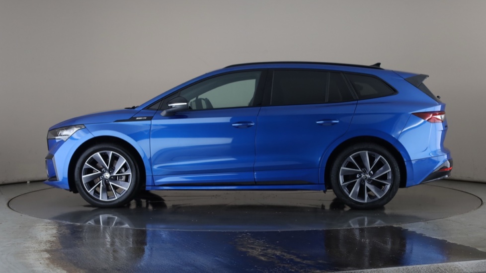 SKODA ENYAQ Image 2