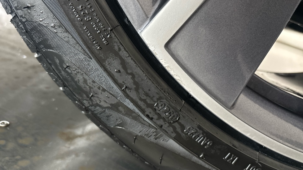 SKODA ENYAQ scuff