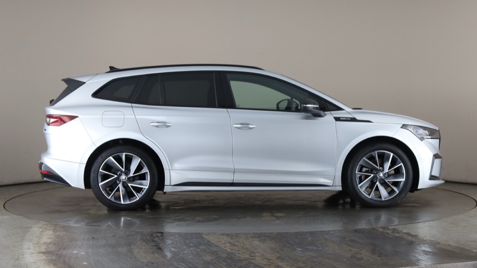 SKODA ENYAQ Image 6