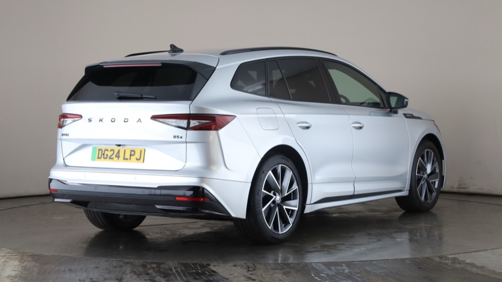 SKODA ENYAQ Image 5