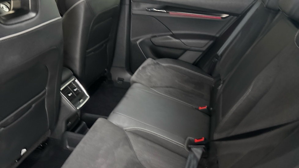 SKODA ENYAQ Image 14