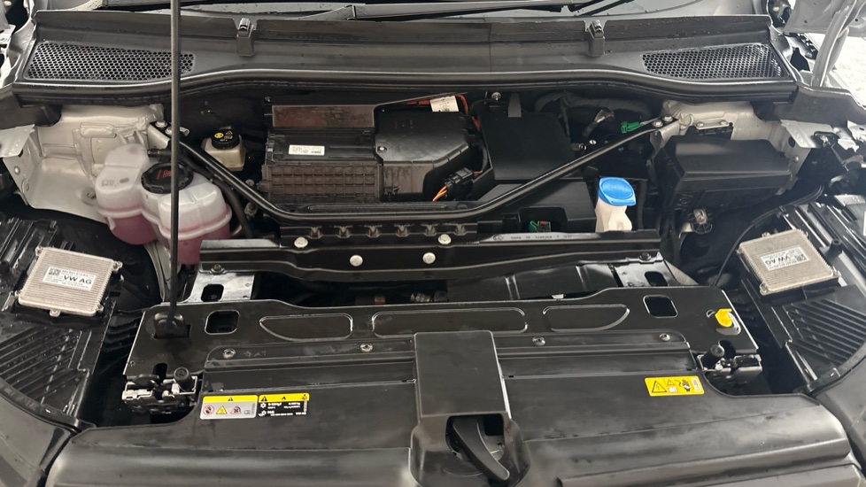 SKODA ENYAQ Image 16