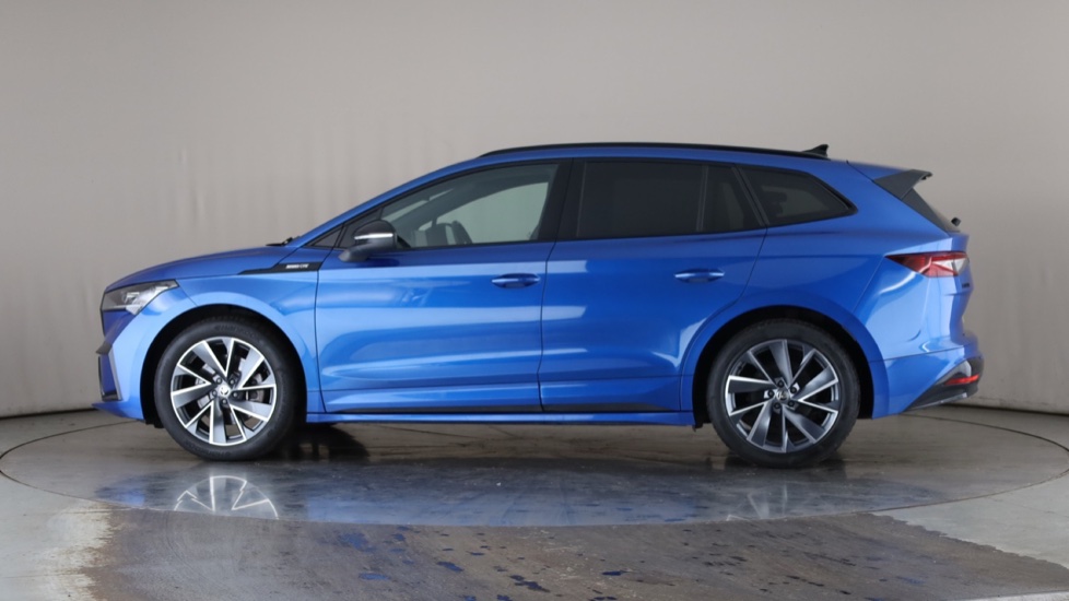 SKODA ENYAQ Image 2