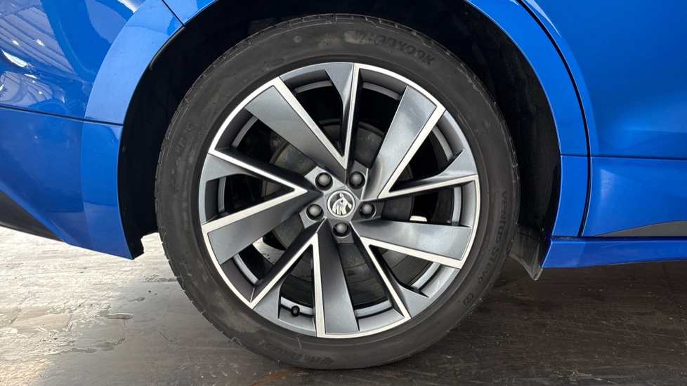 SKODA ENYAQ Image 19