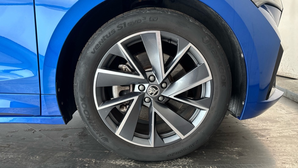 SKODA ENYAQ Image 20