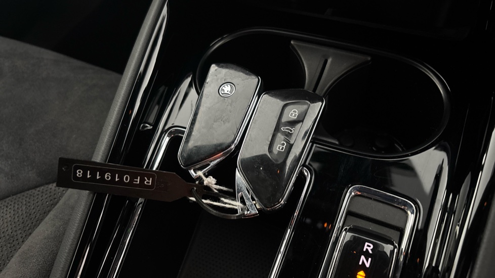 SKODA ENYAQ 2 keys available