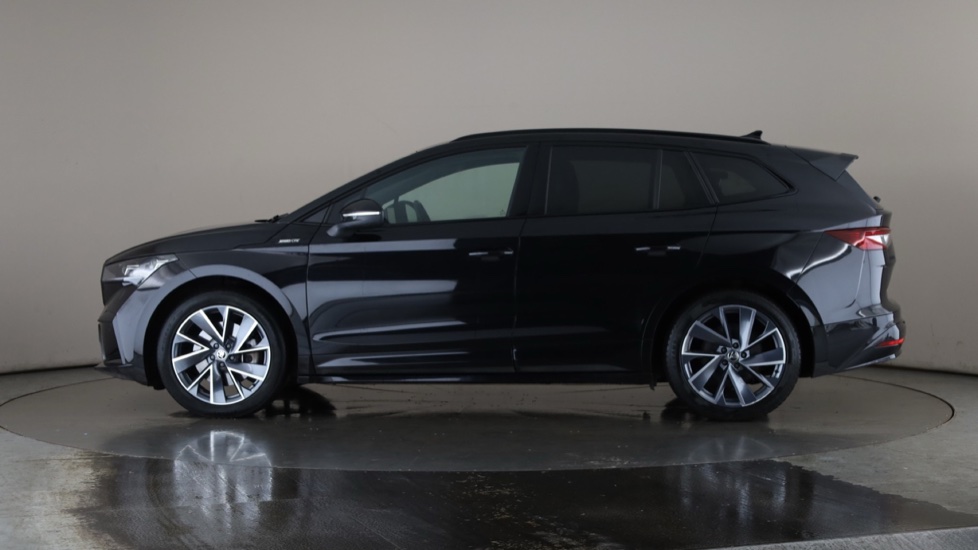 SKODA ENYAQ Image 2
