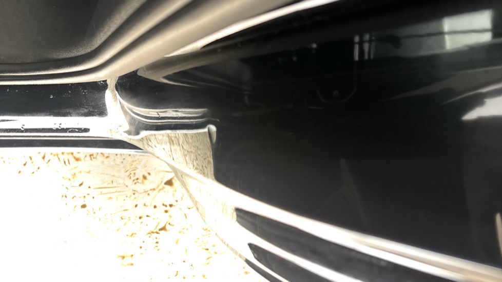 SKODA ENYAQ Dent