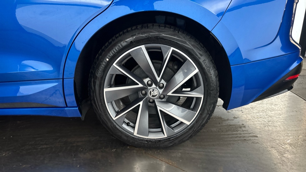 SKODA ENYAQ Image 18