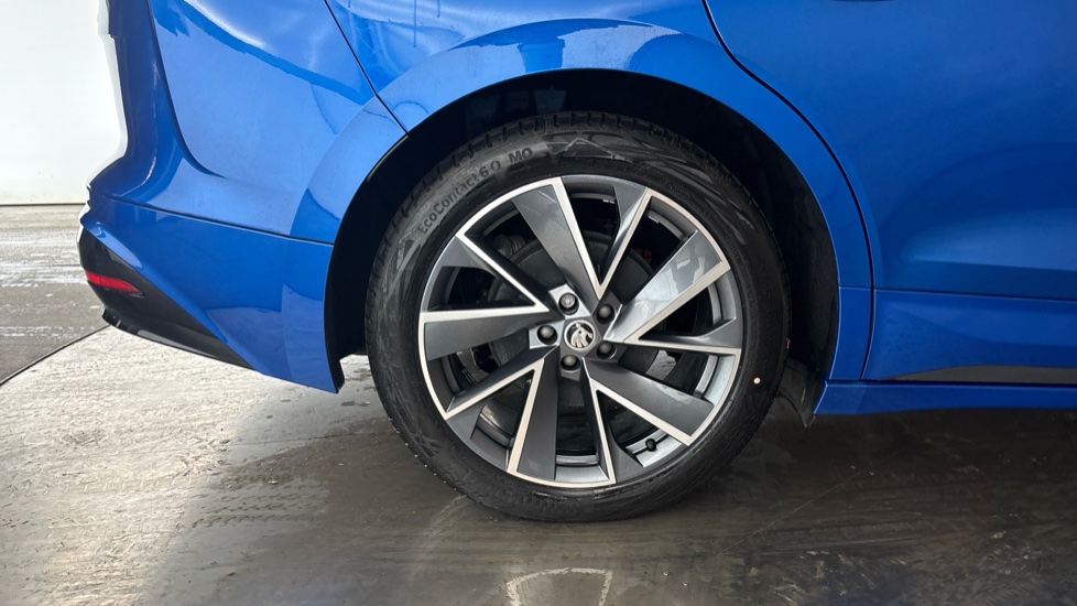 SKODA ENYAQ Image 19