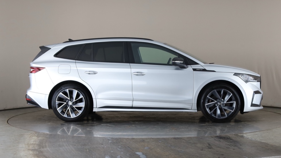 SKODA ENYAQ Image 6