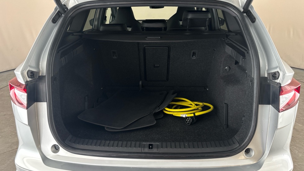SKODA ENYAQ Image 15