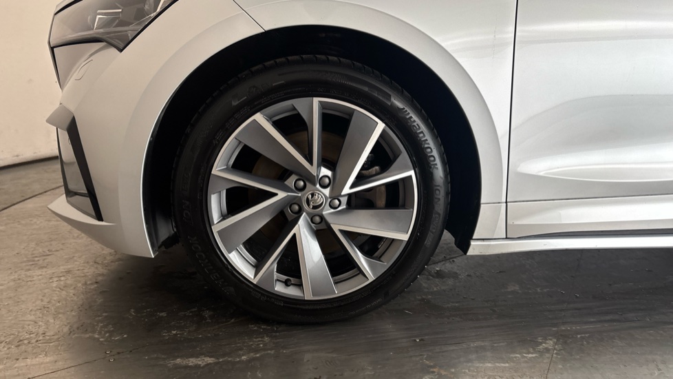 SKODA ENYAQ Image 17