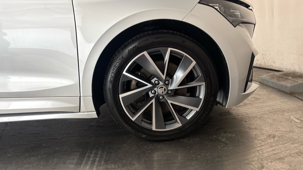 SKODA ENYAQ Image 20
