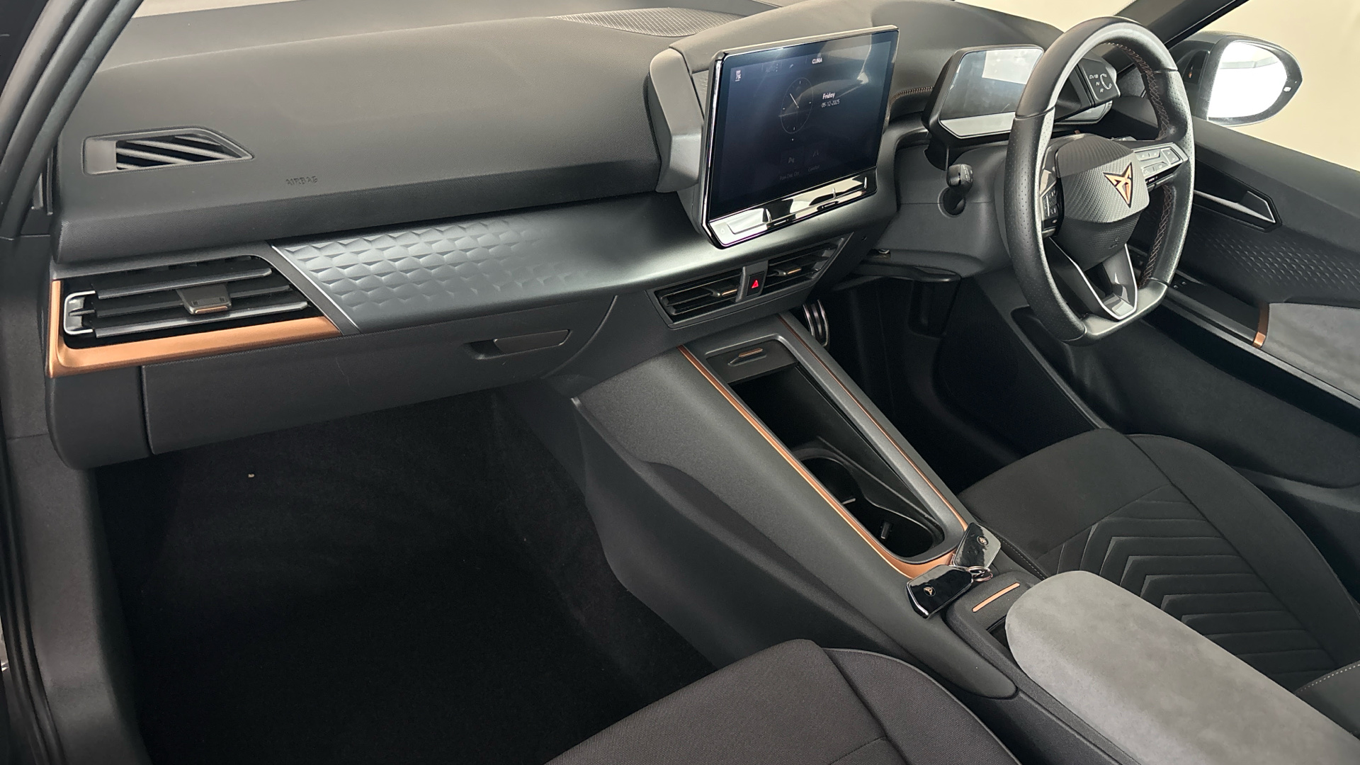 4020841 150kW V1 58kWh 5dr Auto