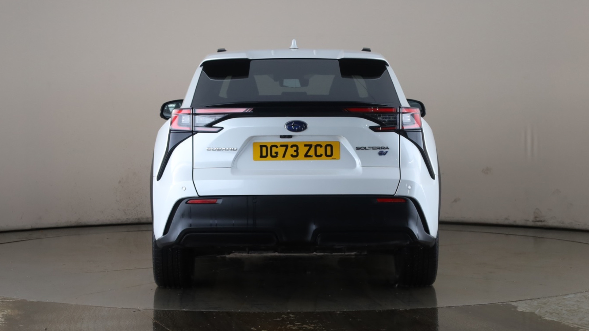 4058256 150kW Touring 71.4kWh 5dr Auto AWD