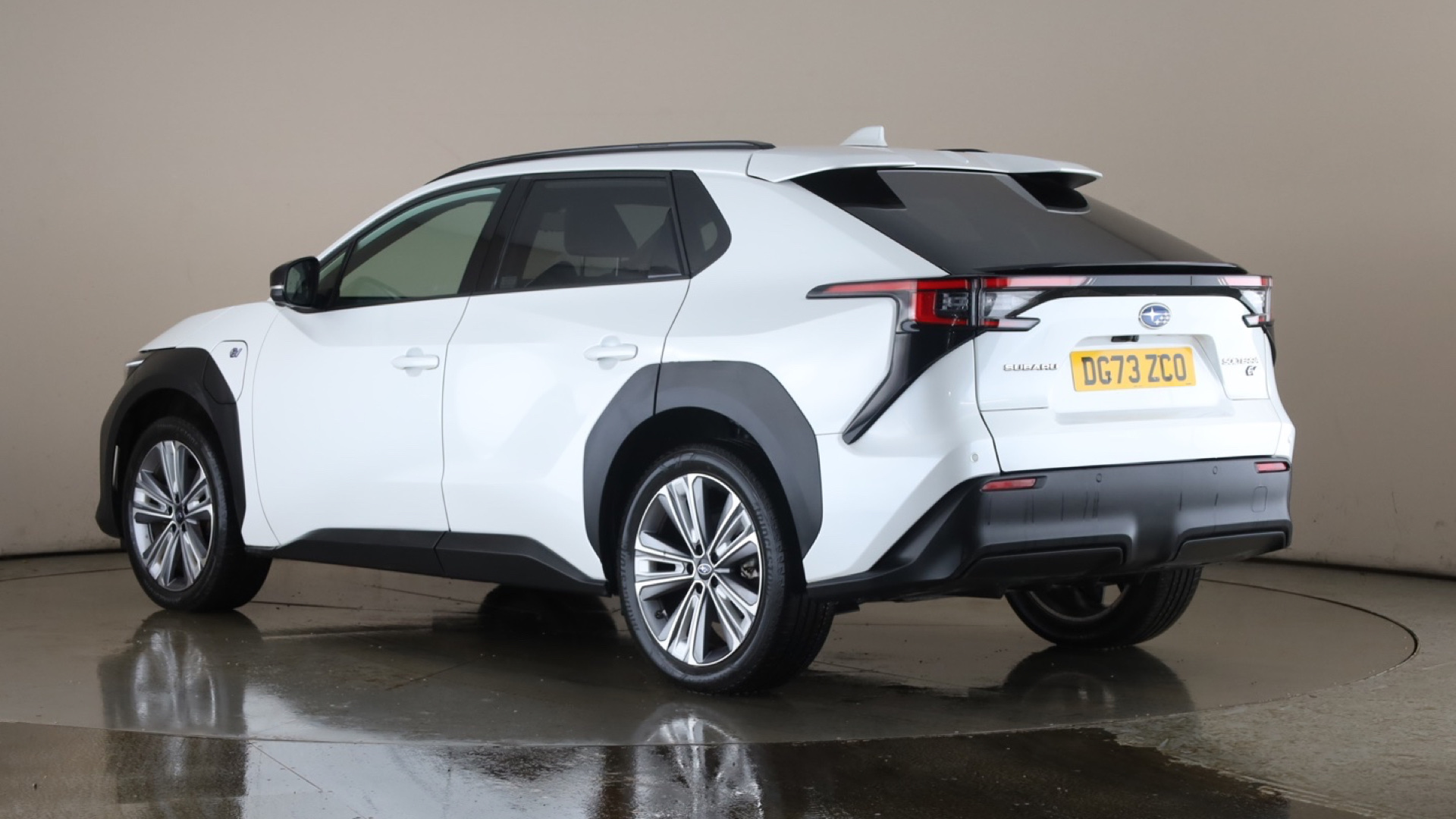 4058256 150kW Touring 71.4kWh 5dr Auto AWD